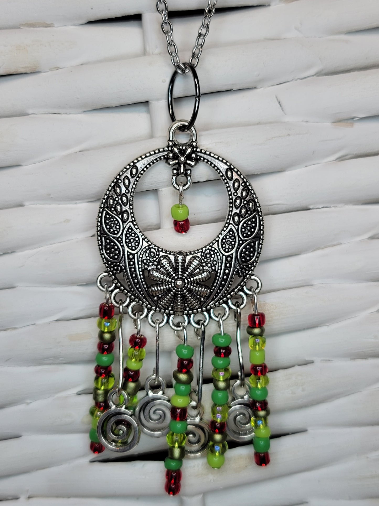 Red and Green Beaded Swirl Necklace/Earring Set