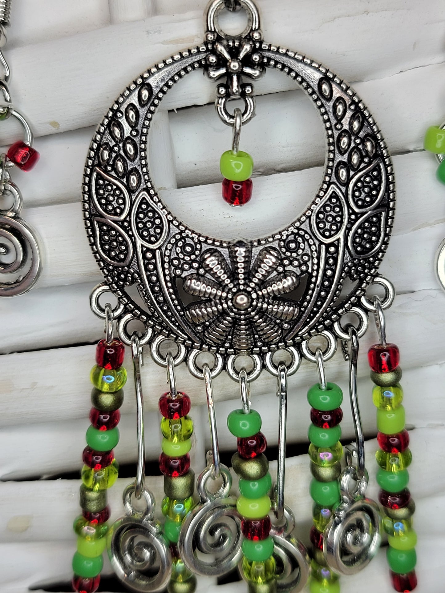 Red and Green Beaded Swirl Necklace/Earring Set